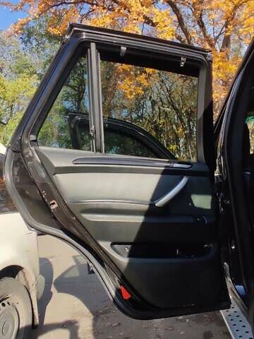 Черный БМВ Х5, объемом двигателя 3 л и пробегом 449 тыс. км за 7000 $, фото 19 на Automoto.ua