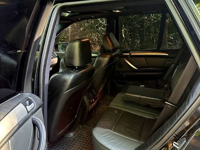 Черный БМВ Х5, объемом двигателя 4.4 л и пробегом 400 тыс. км за 8300 $, фото 7 на Automoto.ua