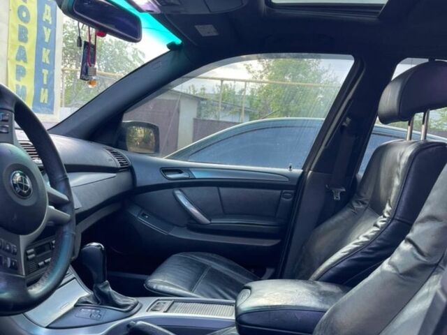 Черный БМВ Х5, объемом двигателя 4.4 л и пробегом 450 тыс. км за 4700 $, фото 5 на Automoto.ua