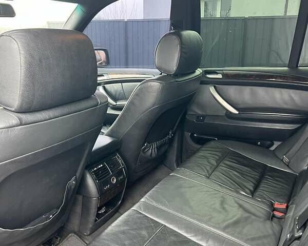 Черный БМВ Х5, объемом двигателя 4.4 л и пробегом 350 тыс. км за 6700 $, фото 12 на Automoto.ua