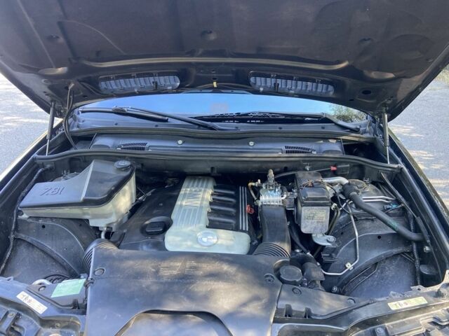 Чорний БМВ Х5, об'ємом двигуна 2.9 л та пробігом 541 тис. км за 10500 $, фото 6 на Automoto.ua