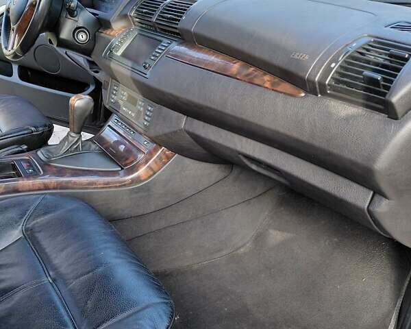 Чорний БМВ Х5, об'ємом двигуна 3 л та пробігом 260 тис. км за 11500 $, фото 25 на Automoto.ua