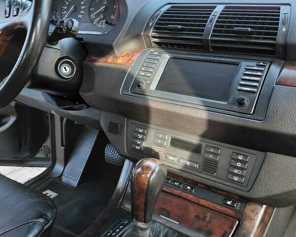 Чорний БМВ Х5, об'ємом двигуна 3 л та пробігом 260 тис. км за 11500 $, фото 24 на Automoto.ua