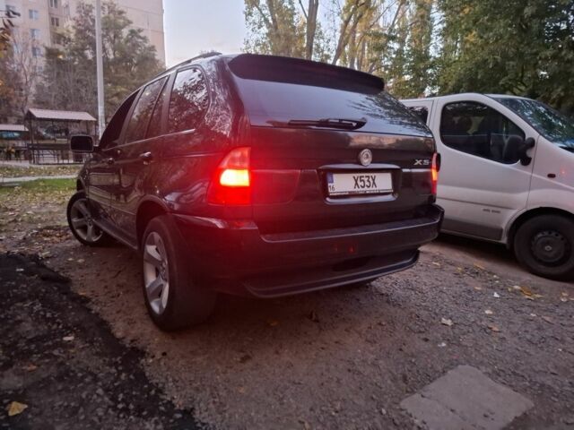 Черный БМВ Х5, объемом двигателя 4.4 л и пробегом 250 тыс. км за 10000 $, фото 1 на Automoto.ua