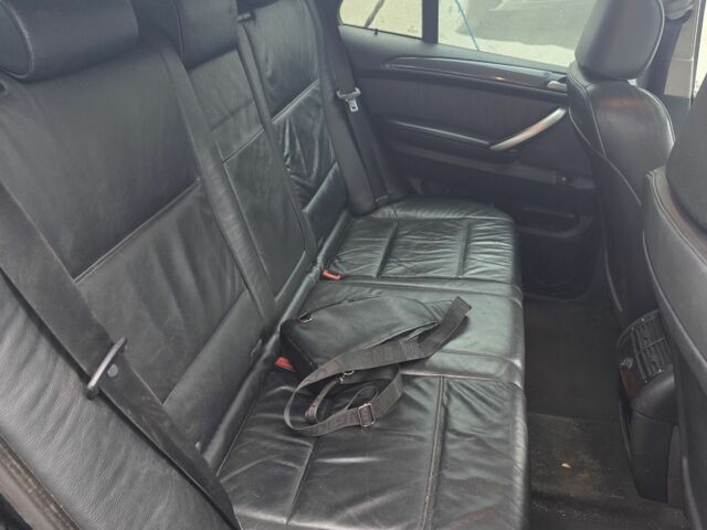 Черный БМВ Х5, объемом двигателя 3 л и пробегом 400 тыс. км за 5687 $, фото 6 на Automoto.ua