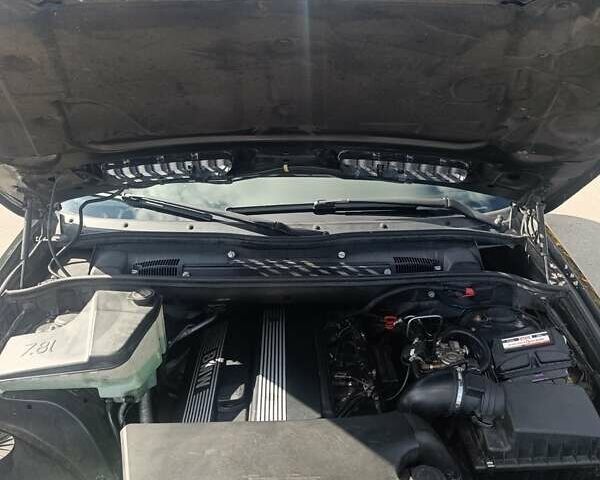 Чорний БМВ Х5, об'ємом двигуна 3 л та пробігом 327 тис. км за 9500 $, фото 11 на Automoto.ua