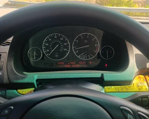 Чорний БМВ Х5, об'ємом двигуна 3 л та пробігом 327 тис. км за 9500 $, фото 6 на Automoto.ua