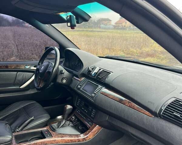 Черный БМВ Х5, объемом двигателя 4.4 л и пробегом 350 тыс. км за 6700 $, фото 16 на Automoto.ua