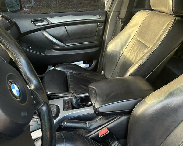 Черный БМВ Х5, объемом двигателя 4.4 л и пробегом 333 тыс. км за 9999 $, фото 32 на Automoto.ua
