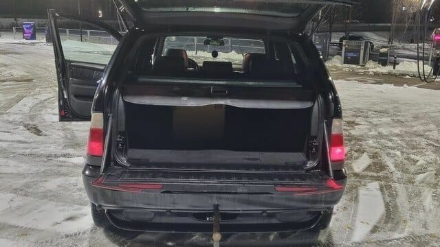 Черный БМВ Х5, объемом двигателя 3 л и пробегом 230 тыс. км за 2838 $, фото 5 на Automoto.ua