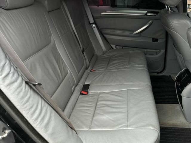 Чорний БМВ Х5, об'ємом двигуна 2.9 л та пробігом 330 тис. км за 9400 $, фото 16 на Automoto.ua