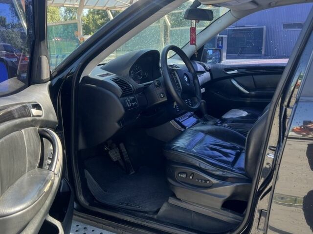 Черный БМВ Х5, объемом двигателя 3 л и пробегом 350 тыс. км за 7500 $, фото 4 на Automoto.ua