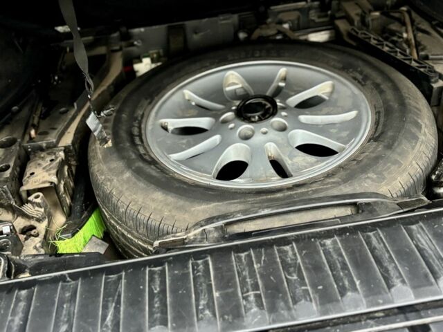 Чорний БМВ Х5, об'ємом двигуна 3 л та пробігом 374 тис. км за 9800 $, фото 14 на Automoto.ua