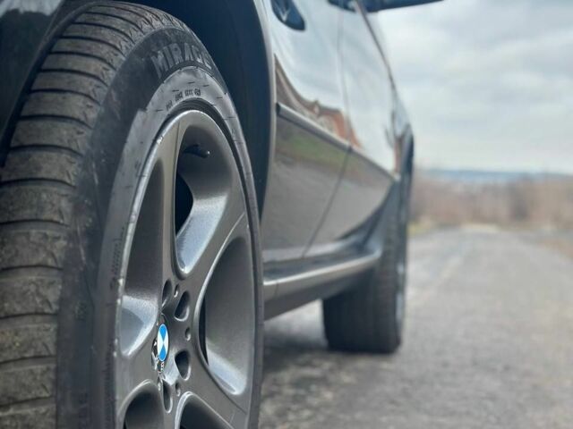 Чорний БМВ Х5, об'ємом двигуна 3 л та пробігом 400 тис. км за 6000 $, фото 10 на Automoto.ua