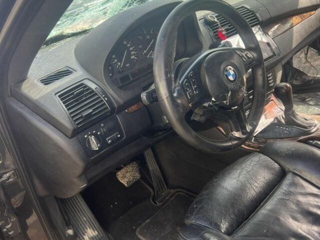 Черный БМВ Х5, объемом двигателя 3 л и пробегом 3 тыс. км за 5500 $, фото 3 на Automoto.ua