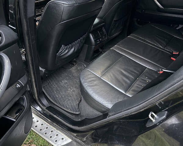 Черный БМВ Х5, объемом двигателя 2.98 л и пробегом 404 тыс. км за 9500 $, фото 5 на Automoto.ua