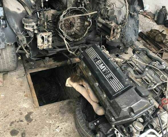 Чорний БМВ Х5, об'ємом двигуна 3 л та пробігом 312 тис. км за 3200 $, фото 20 на Automoto.ua