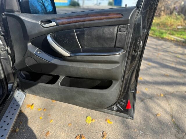 Черный БМВ Х5, объемом двигателя 0 л и пробегом 300 тыс. км за 3500 $, фото 10 на Automoto.ua