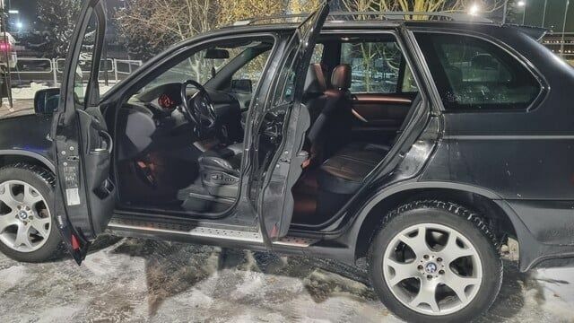 Черный БМВ Х5, объемом двигателя 3 л и пробегом 230 тыс. км за 2838 $, фото 4 на Automoto.ua