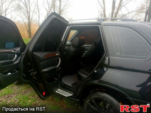 Черный БМВ Х5, объемом двигателя 4.4 л и пробегом 276 тыс. км за 9200 $, фото 1 на Automoto.ua