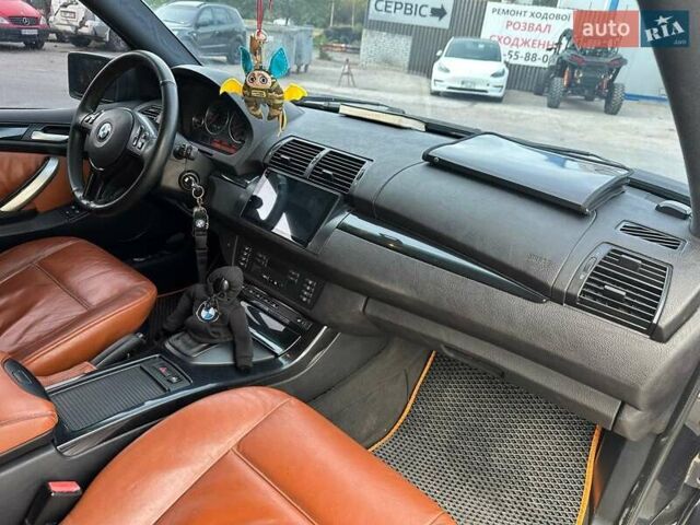 Черный БМВ Х5, объемом двигателя 3 л и пробегом 200 тыс. км за 9900 $, фото 10 на Automoto.ua