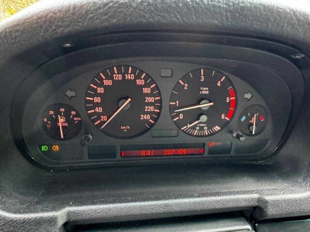 Черный БМВ Х5, объемом двигателя 3 л и пробегом 350 тыс. км за 5500 $, фото 9 на Automoto.ua