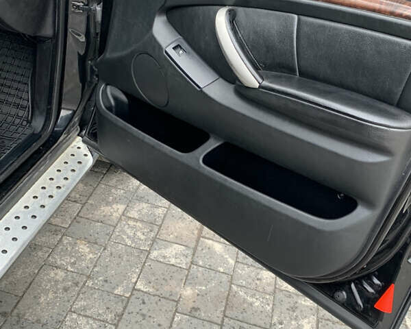 Черный БМВ Х5, объемом двигателя 4.4 л и пробегом 370 тыс. км за 6999 $, фото 18 на Automoto.ua