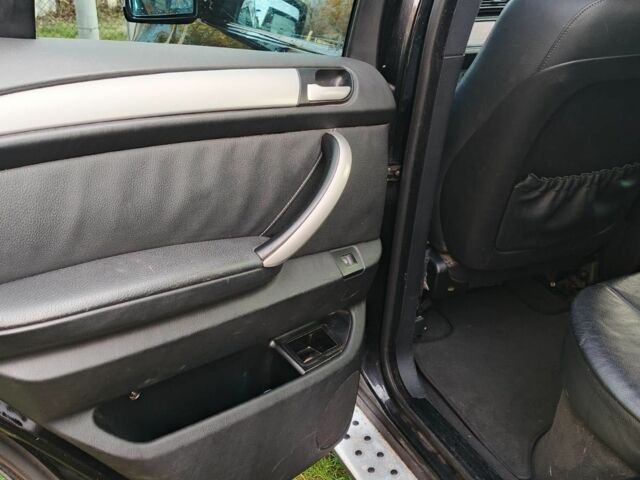 Черный БМВ Х5, объемом двигателя 3 л и пробегом 330 тыс. км за 6000 $, фото 11 на Automoto.ua