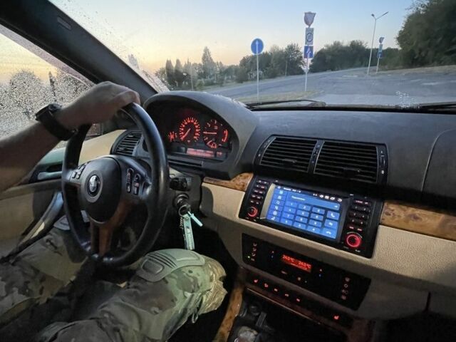 Черный БМВ Х5, объемом двигателя 3 л и пробегом 433 тыс. км за 4100 $, фото 3 на Automoto.ua