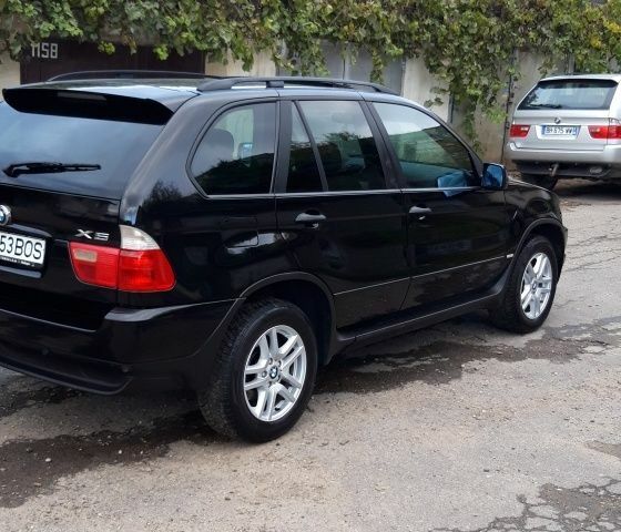 Черный БМВ Х5, объемом двигателя 3 л и пробегом 300 тыс. км за 4800 $, фото 1 на Automoto.ua