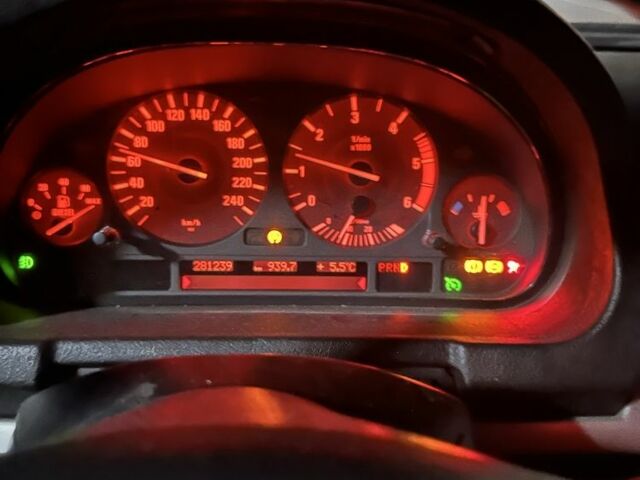 Черный БМВ Х5, объемом двигателя 3 л и пробегом 280 тыс. км за 4500 $, фото 3 на Automoto.ua