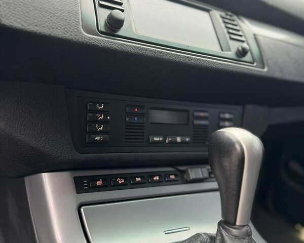 Черный БМВ Х5, объемом двигателя 4.4 л и пробегом 450 тыс. км за 7200 $, фото 18 на Automoto.ua