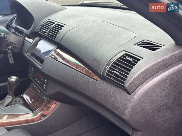 Черный БМВ Х5, объемом двигателя 4.4 л и пробегом 265 тыс. км за 10000 $, фото 41 на Automoto.ua