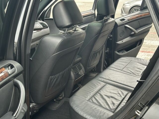 Черный БМВ Х5, объемом двигателя 4.4 л и пробегом 265 тыс. км за 11500 $, фото 15 на Automoto.ua