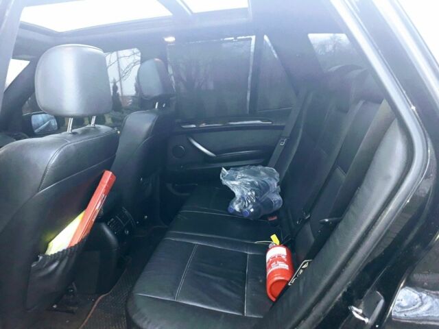 Чорний БМВ Х5, об'ємом двигуна 4.4 л та пробігом 201 тис. км за 9200 $, фото 6 на Automoto.ua