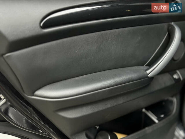 Чорний БМВ Х5, об'ємом двигуна 3 л та пробігом 375 тис. км за 13500 $, фото 68 на Automoto.ua