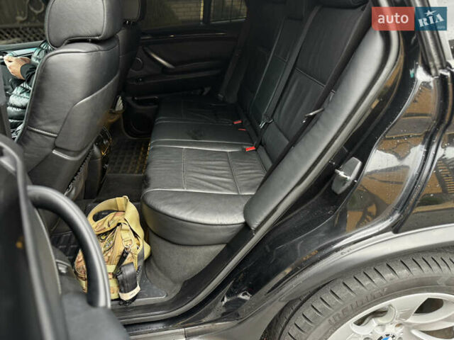 Чорний БМВ Х5, об'ємом двигуна 3 л та пробігом 375 тис. км за 13500 $, фото 71 на Automoto.ua
