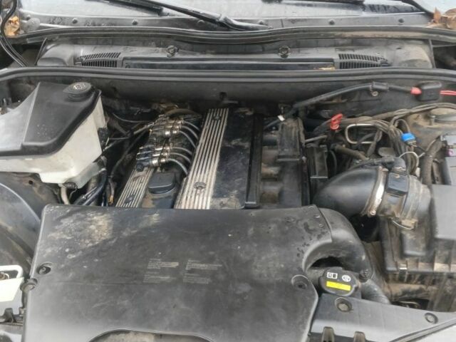 Черный БМВ Х5, объемом двигателя 3 л и пробегом 279 тыс. км за 3000 $, фото 8 на Automoto.ua