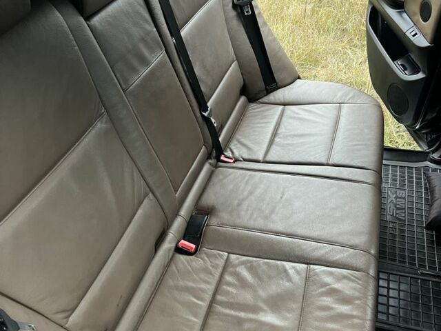 Черный БМВ Х5, объемом двигателя 3 л и пробегом 435 тыс. км за 12500 $, фото 18 на Automoto.ua