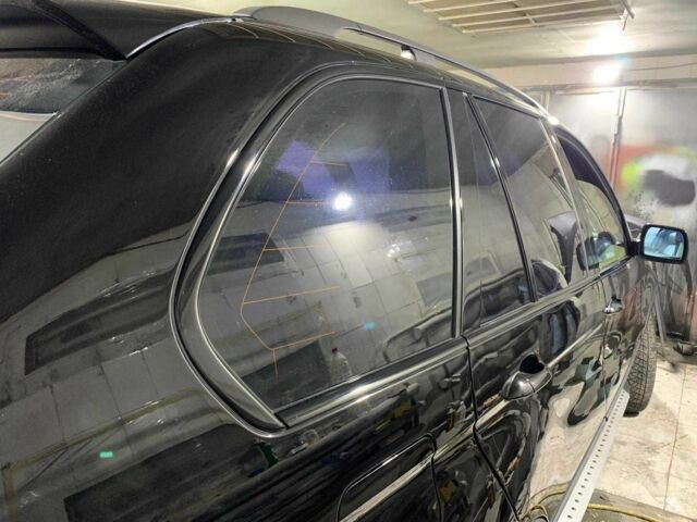 Черный БМВ Х5, объемом двигателя 3 л и пробегом 251 тыс. км за 7900 $, фото 4 на Automoto.ua