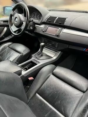 Черный БМВ Х5, объемом двигателя 3 л и пробегом 350 тыс. км за 4500 $, фото 6 на Automoto.ua