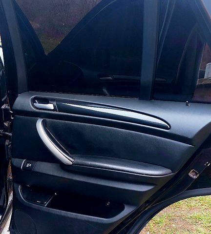 Черный БМВ Х5, объемом двигателя 3 л и пробегом 260 тыс. км за 9600 $, фото 7 на Automoto.ua