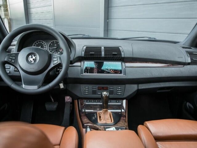 Чорний БМВ Х5, об'ємом двигуна 3 л та пробігом 248 тис. км за 4000 $, фото 3 на Automoto.ua