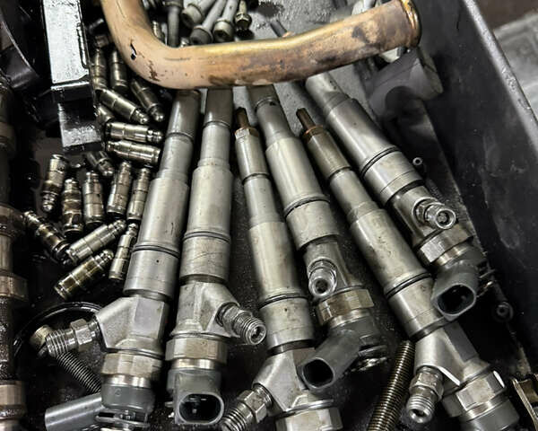 Чорний БМВ Х5, об'ємом двигуна 3 л та пробігом 350 тис. км за 11750 $, фото 54 на Automoto.ua