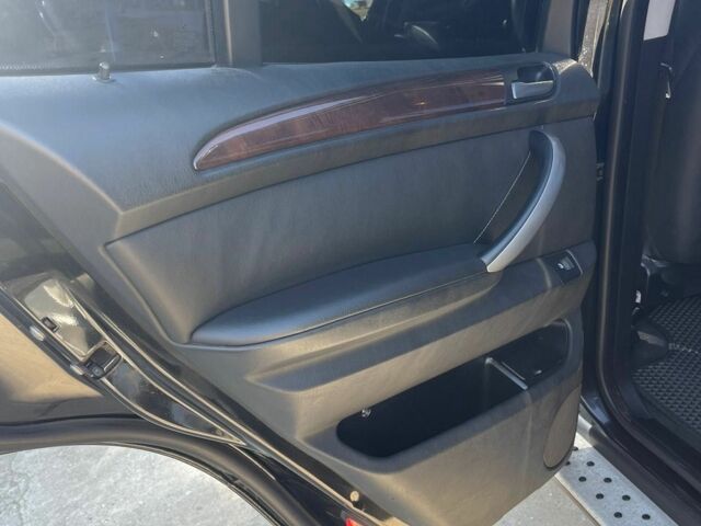 Черный БМВ Х5, объемом двигателя 3 л и пробегом 285 тыс. км за 10000 $, фото 7 на Automoto.ua