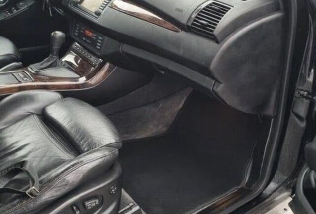 Черный БМВ Х5, объемом двигателя 3 л и пробегом 270 тыс. км за 2130 $, фото 6 на Automoto.ua