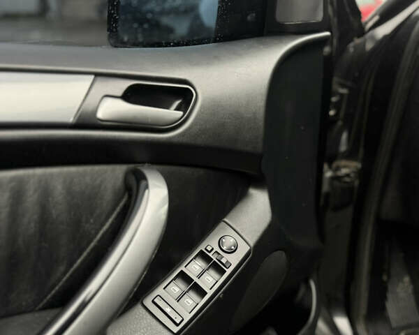 Черный БМВ Х5, объемом двигателя 4.4 л и пробегом 450 тыс. км за 7200 $, фото 14 на Automoto.ua