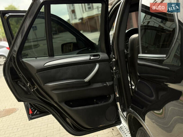 Чорний БМВ Х5, об'ємом двигуна 3 л та пробігом 350 тис. км за 11750 $, фото 36 на Automoto.ua