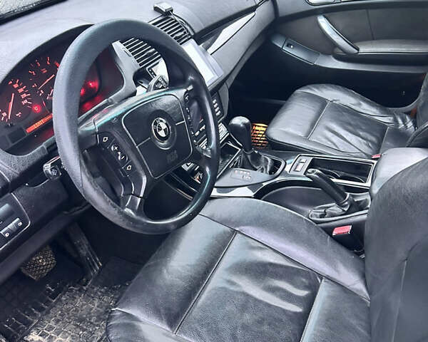 Чорний БМВ Х5, об'ємом двигуна 3 л та пробігом 380 тис. км за 4200 $, фото 2 на Automoto.ua