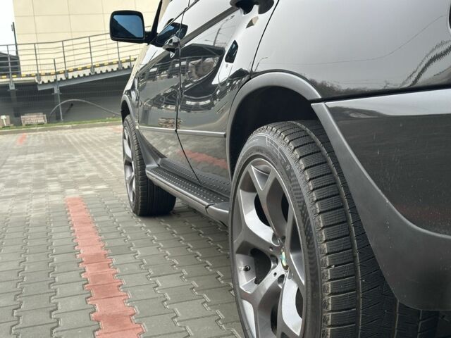 Черный БМВ Х5, объемом двигателя 4.4 л и пробегом 265 тыс. км за 11500 $, фото 3 на Automoto.ua